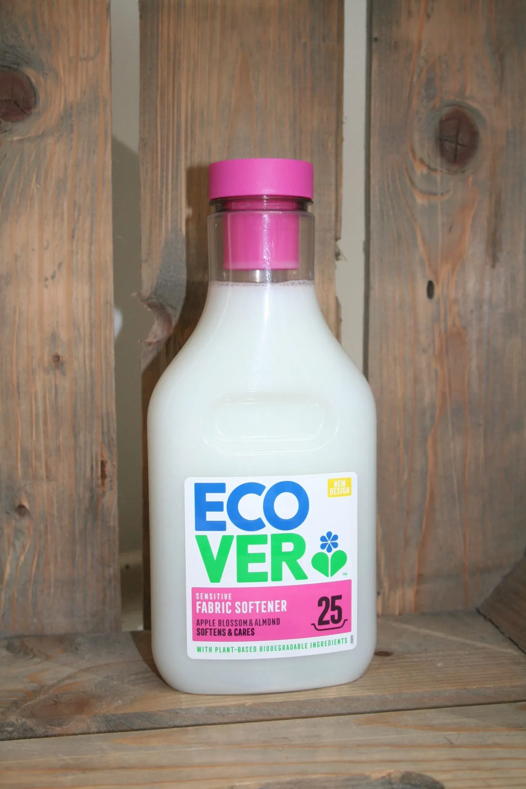 ECOVER Sensitive Fabric Softener Apple Blossom & Almond (750ml)