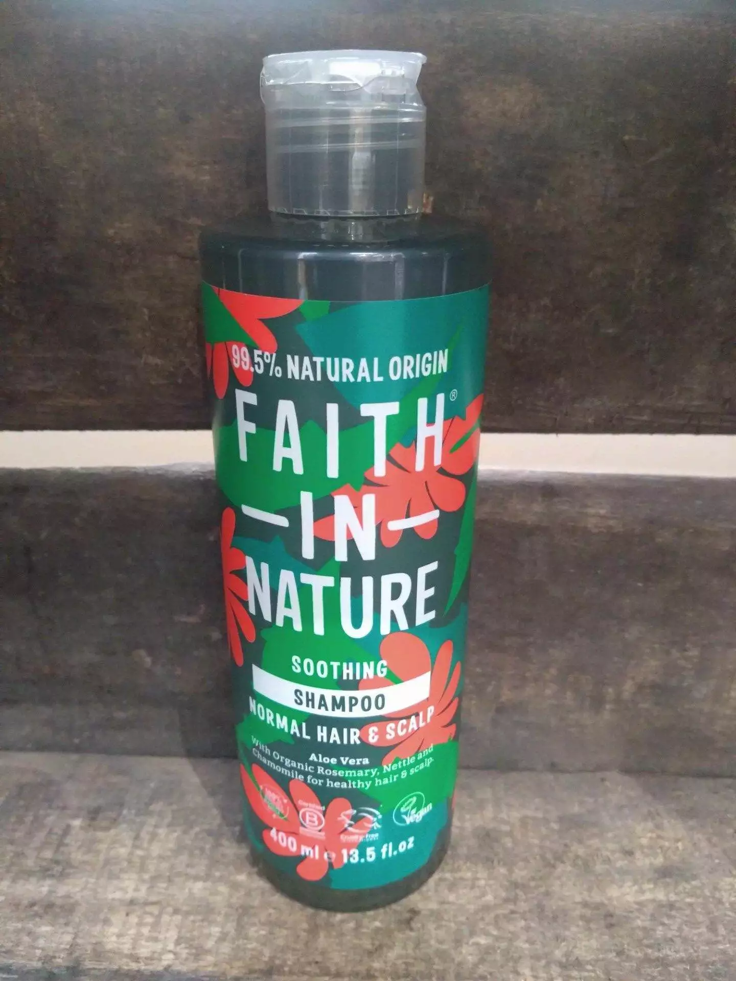faith in nature soothing aloe vera shampoo (400ml)