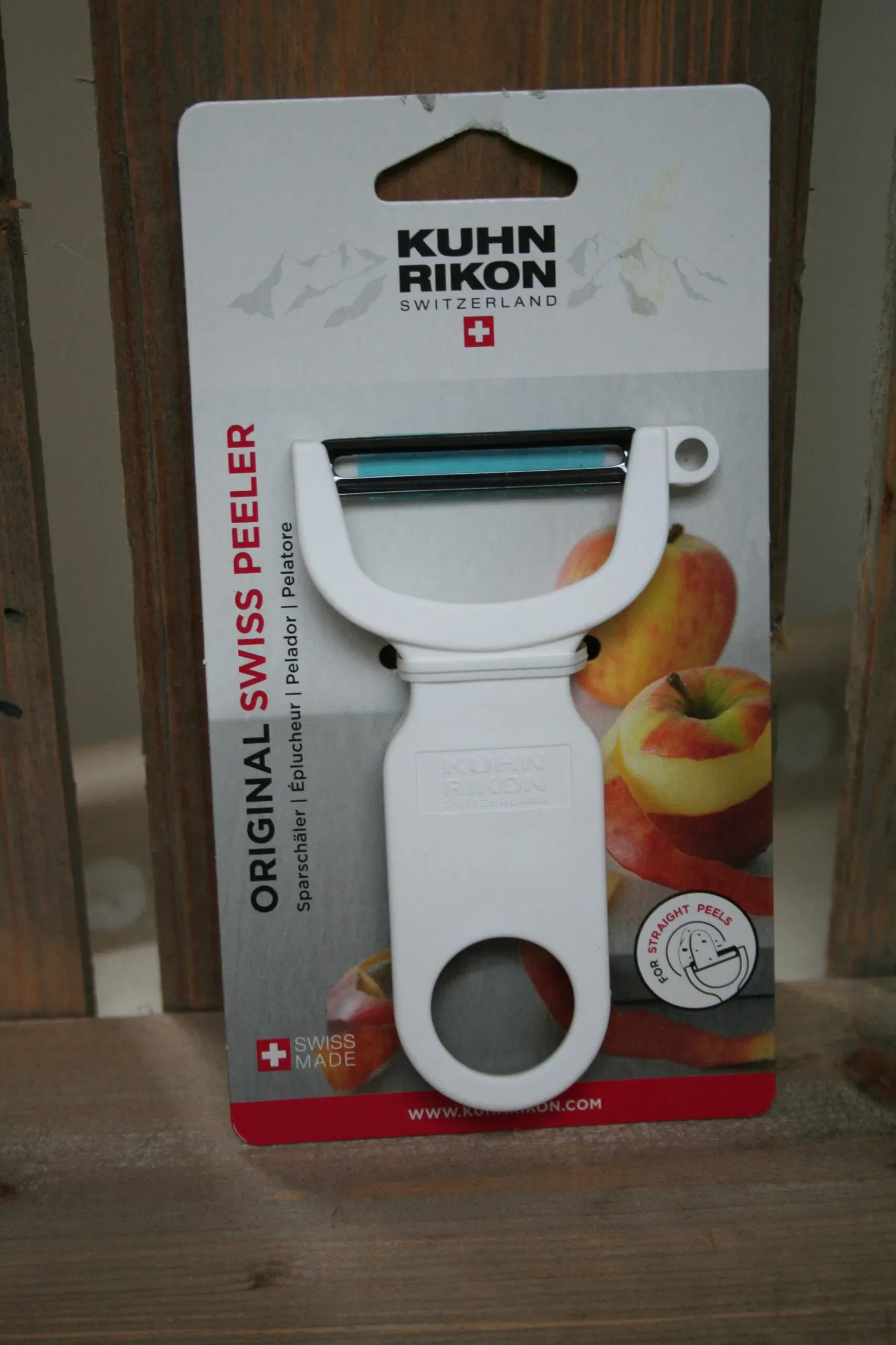 Kuhn Rikon Vegetable peeler white