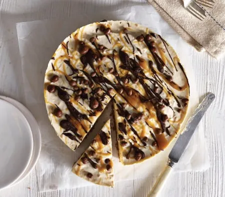 Cook salted caramel chocolate & honeycomb cheesecake
