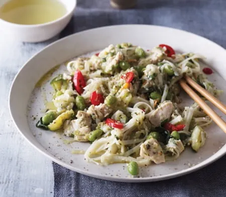 Cook Green Thai chicken noodles