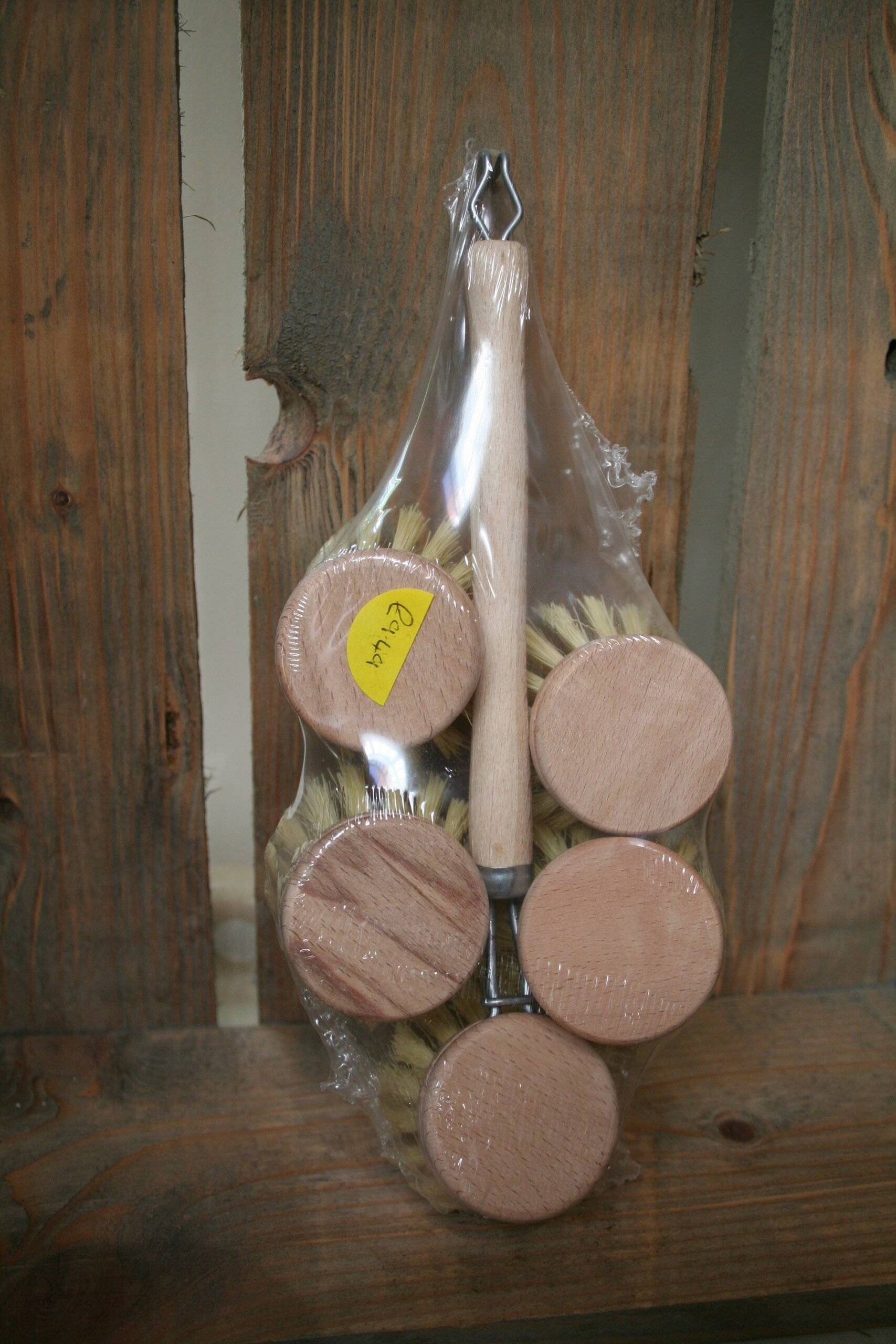 washing up brush