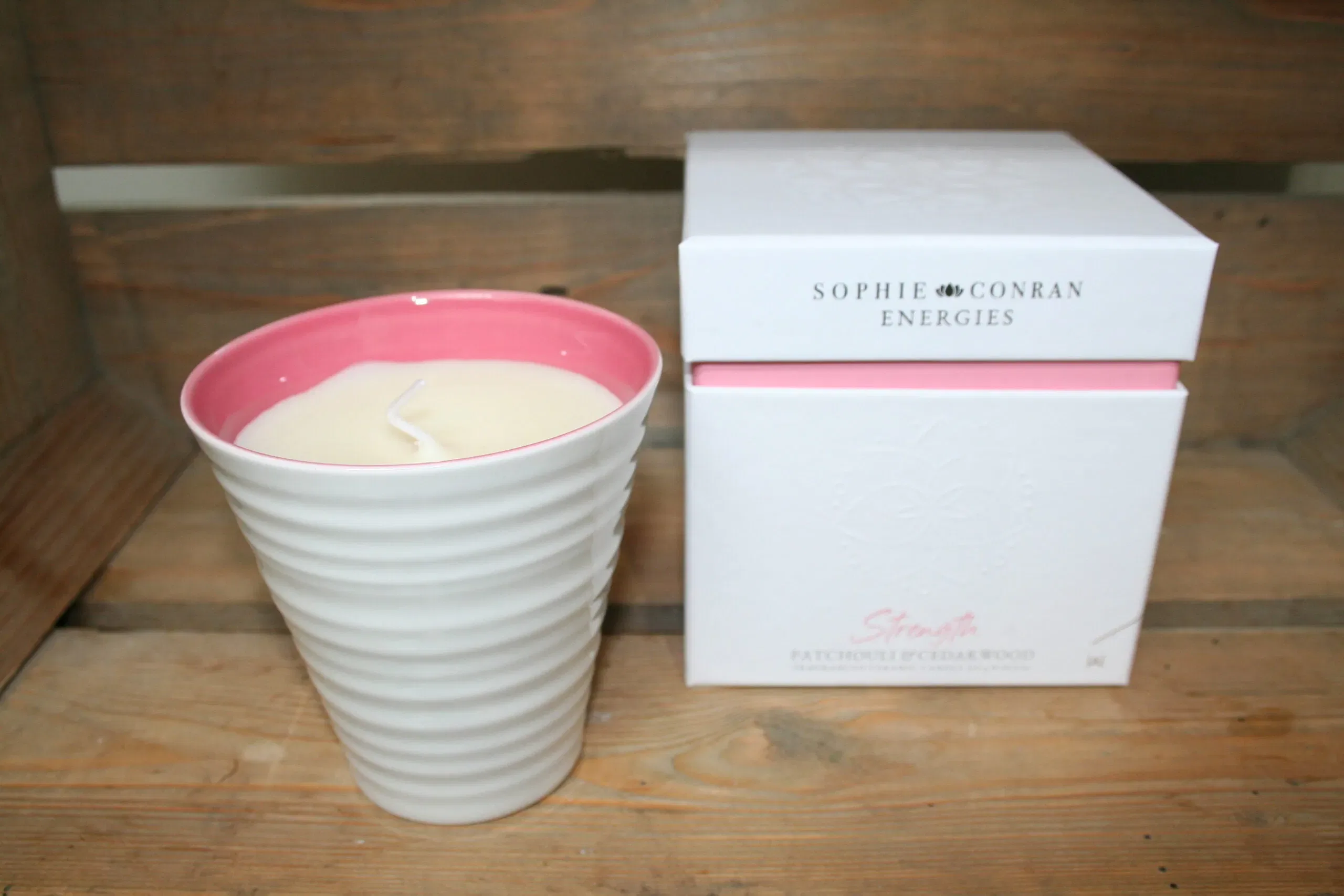 Sophie Conran fragranced ceramic candle strength patchouli & cedar wood