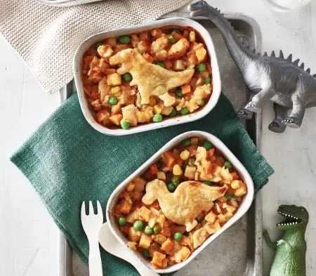 Cook kids chicken dinosaur pie