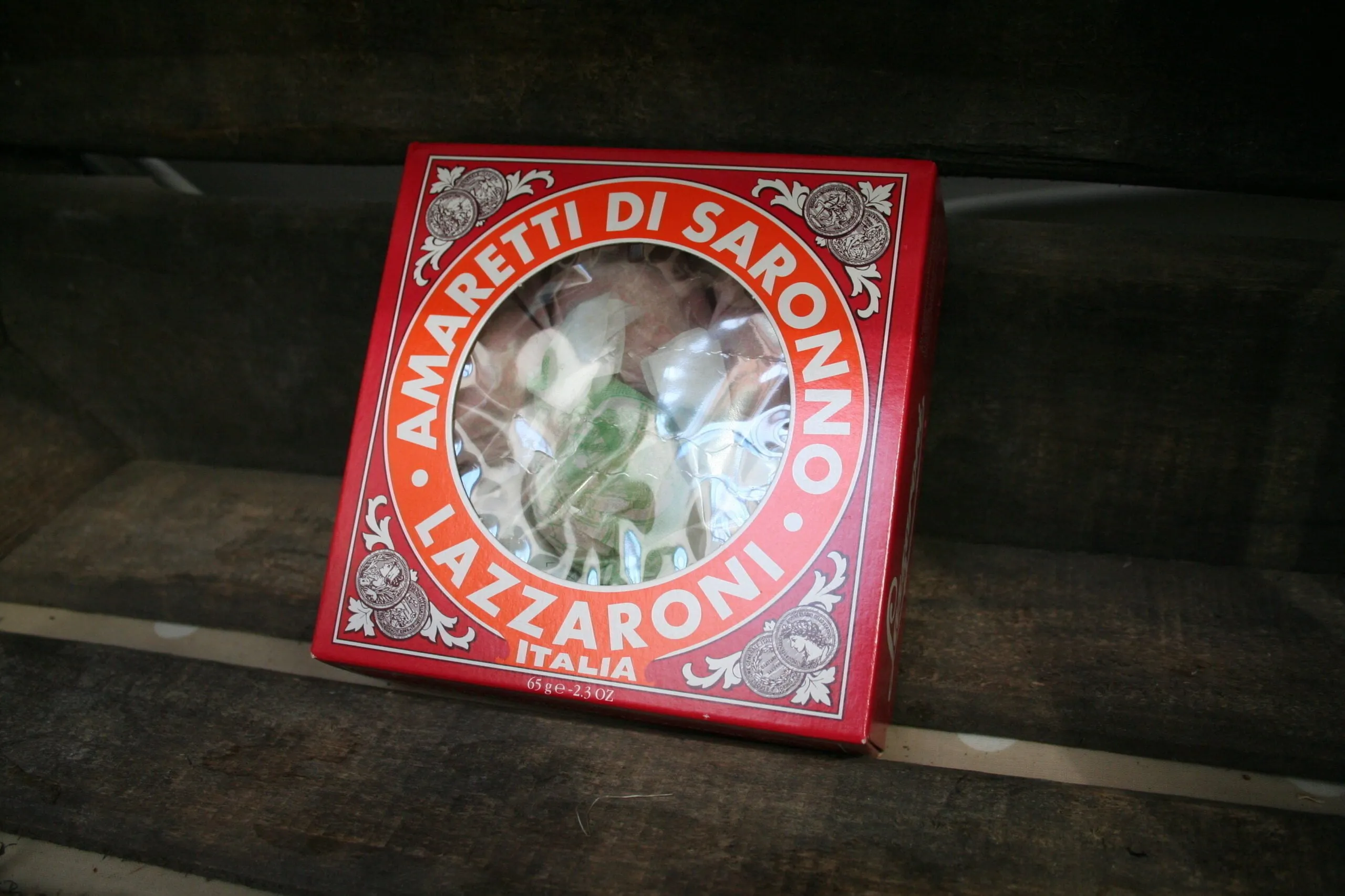 Lazzaroni amaretti biscuits