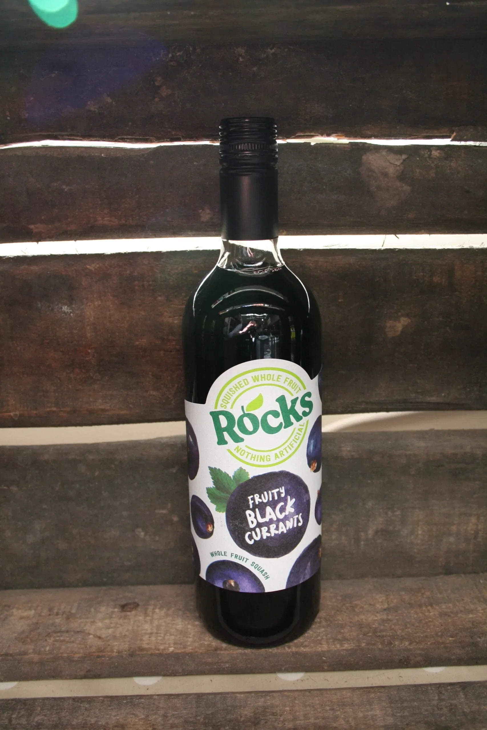 Rocks fruity black currants