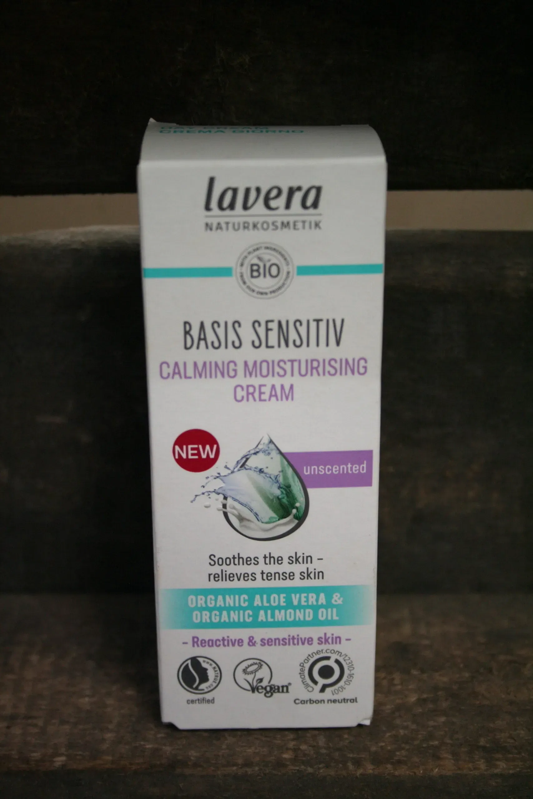 Lavera calming moisturising cream organic aloe vera & almond oil
