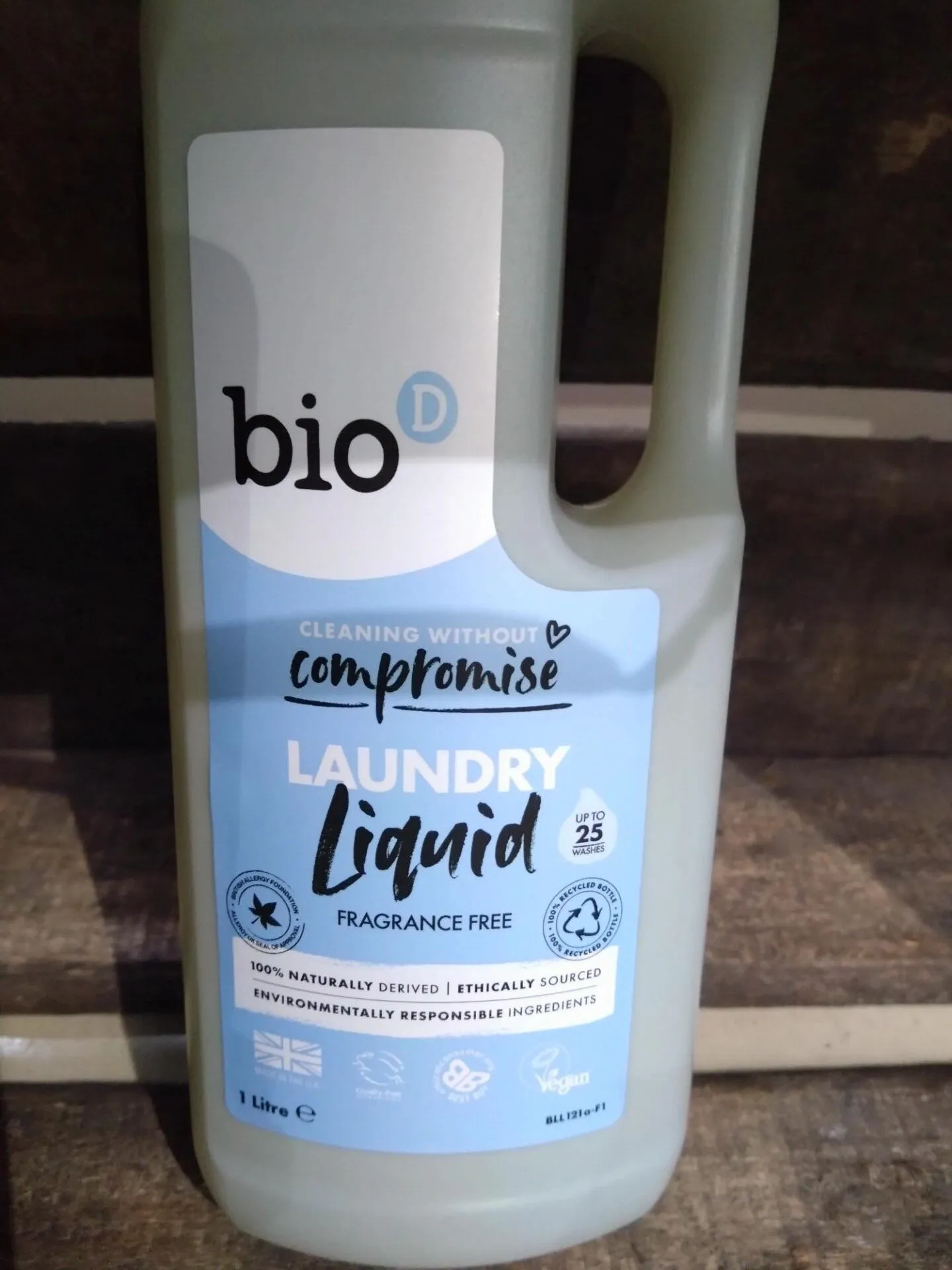 bio d laundry liquid fragrance free (1l)