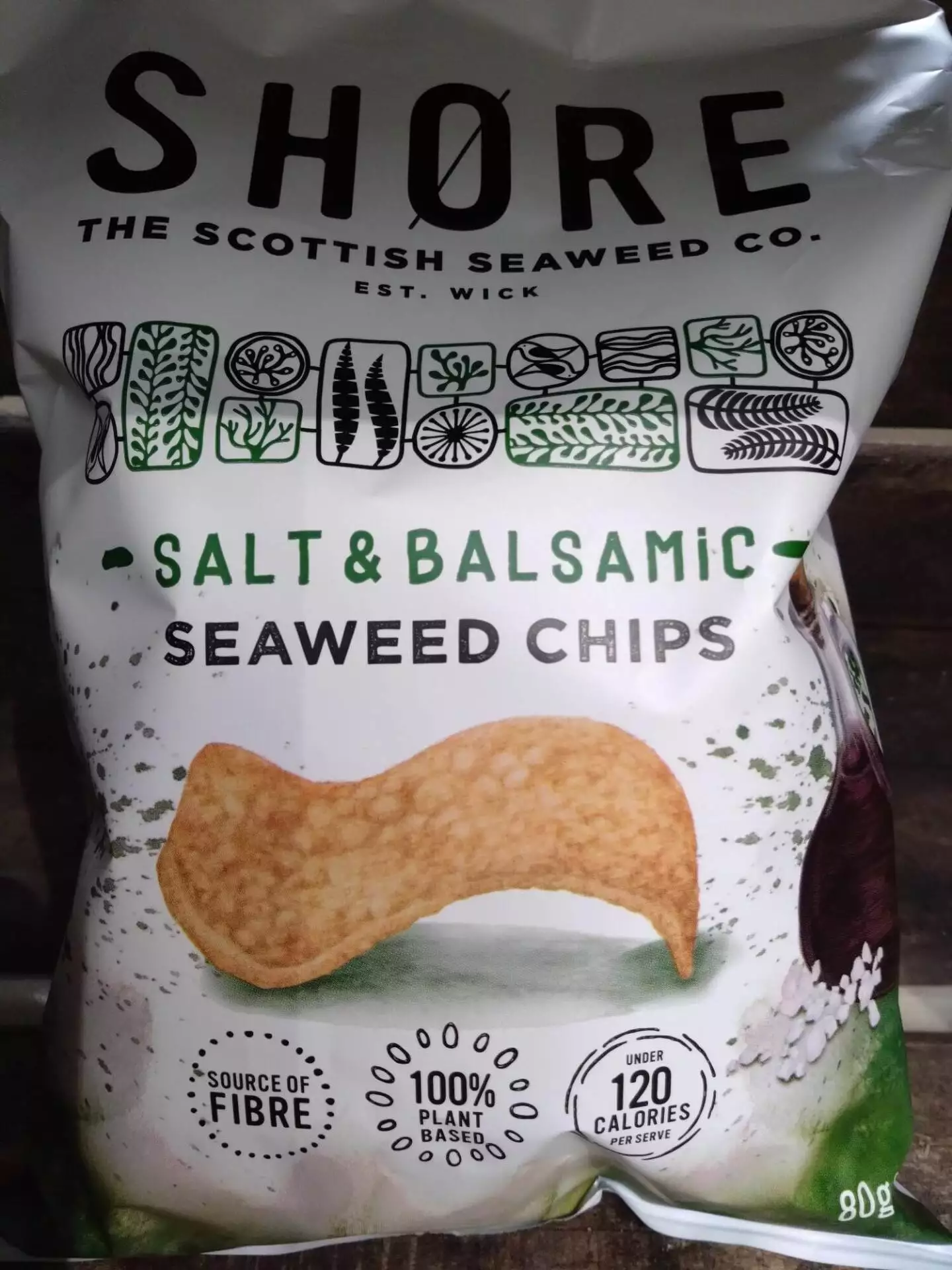 shore seaweed chips crisps smoky barbecue (80g)