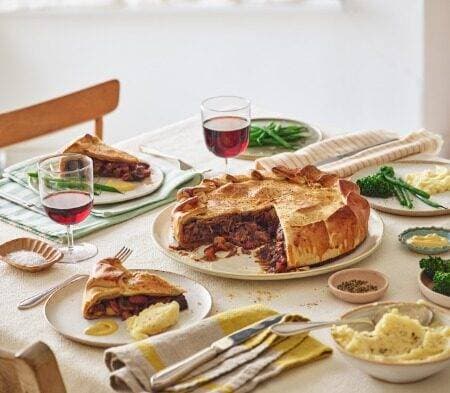 cook beef bourguignon pie (serves 6)