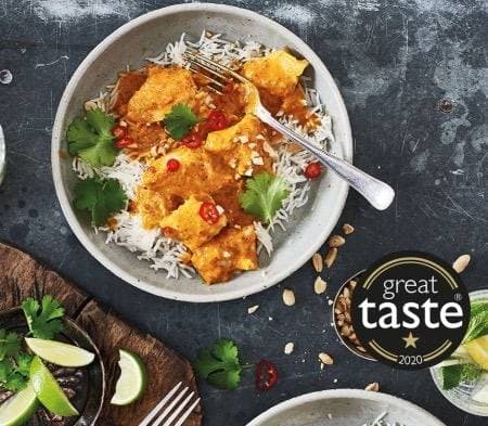 Cook red thai chicken curry
