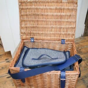 picnic hamper