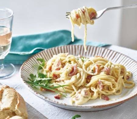 Cook spaghetti carbonara