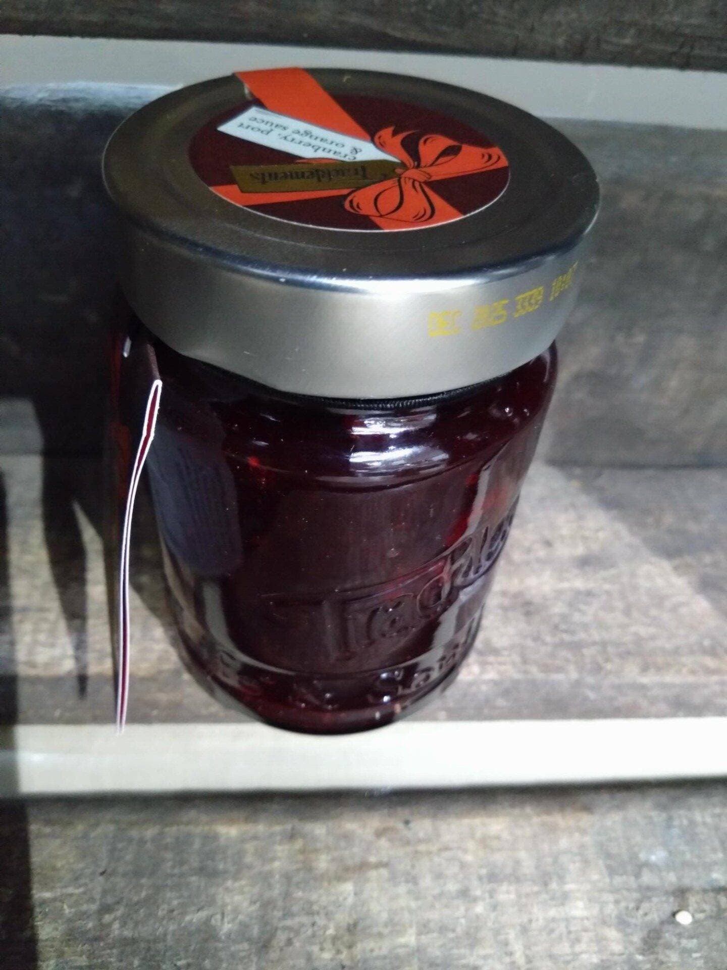 tracklements christmas spice chutney (370g)