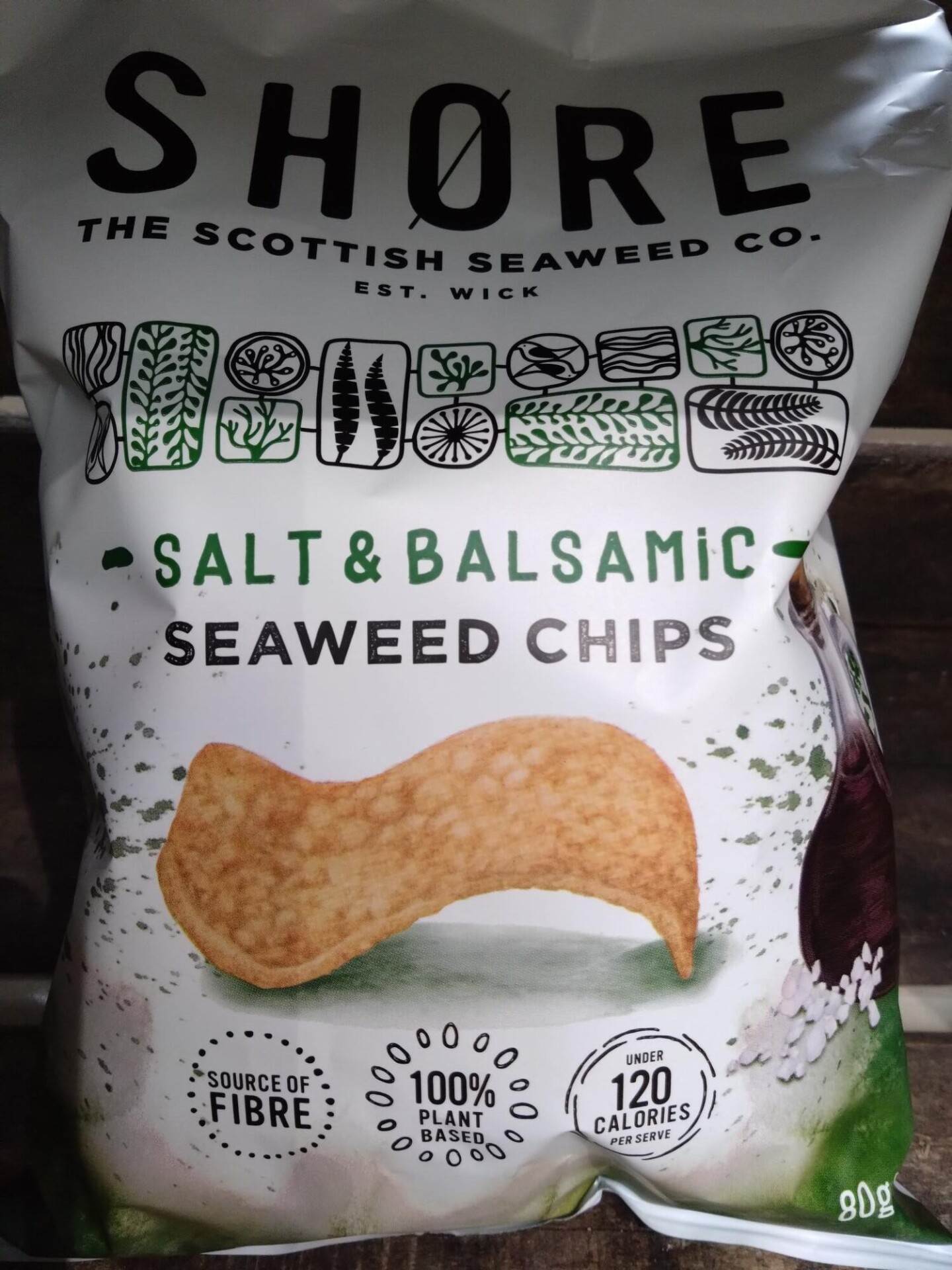 shore seaweed chips crisps smoky barbecue (80g)