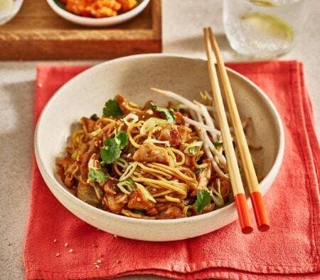 cook chicken chow mein (serves 1)